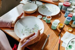 7 Hobbies em Alta para 2025: Transforme Sua Casa e Acalme a Mente com Projetos Criativos